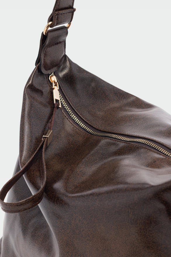 شنتة كتف جلد كبيرة