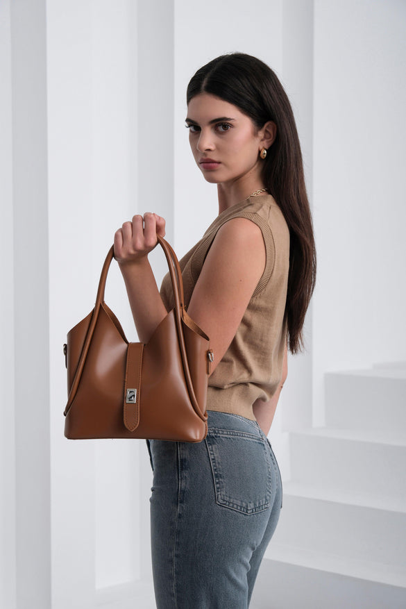 شنتة كروس جلد مع شنتة مكياج