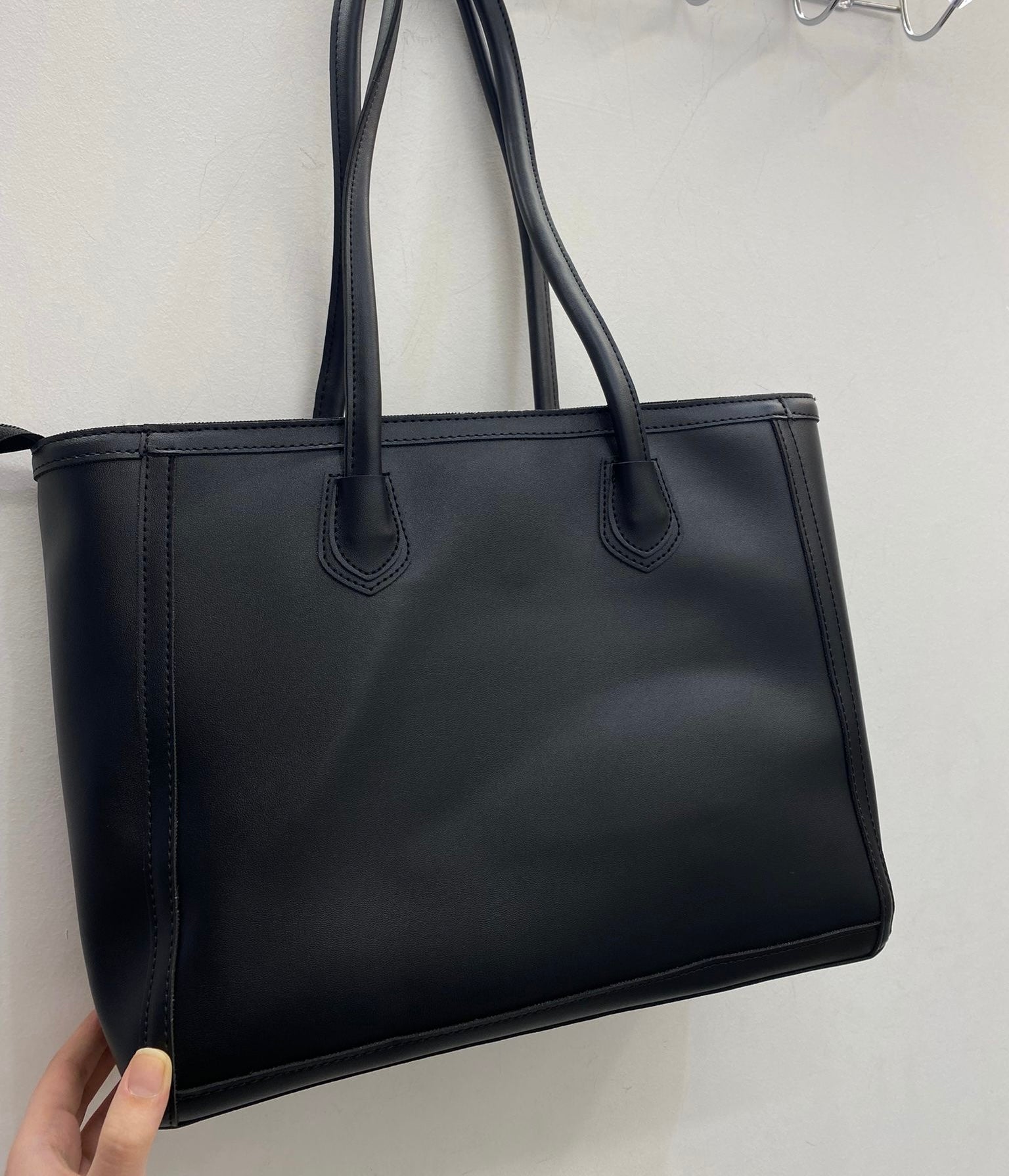 شنتة كتف جلد حجم كبير