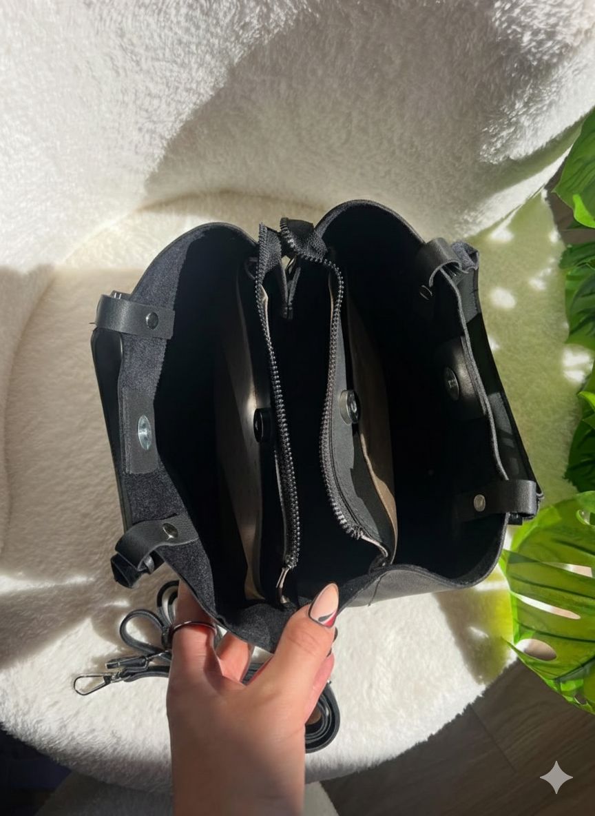 شنتة كروس جلد حجم صغير