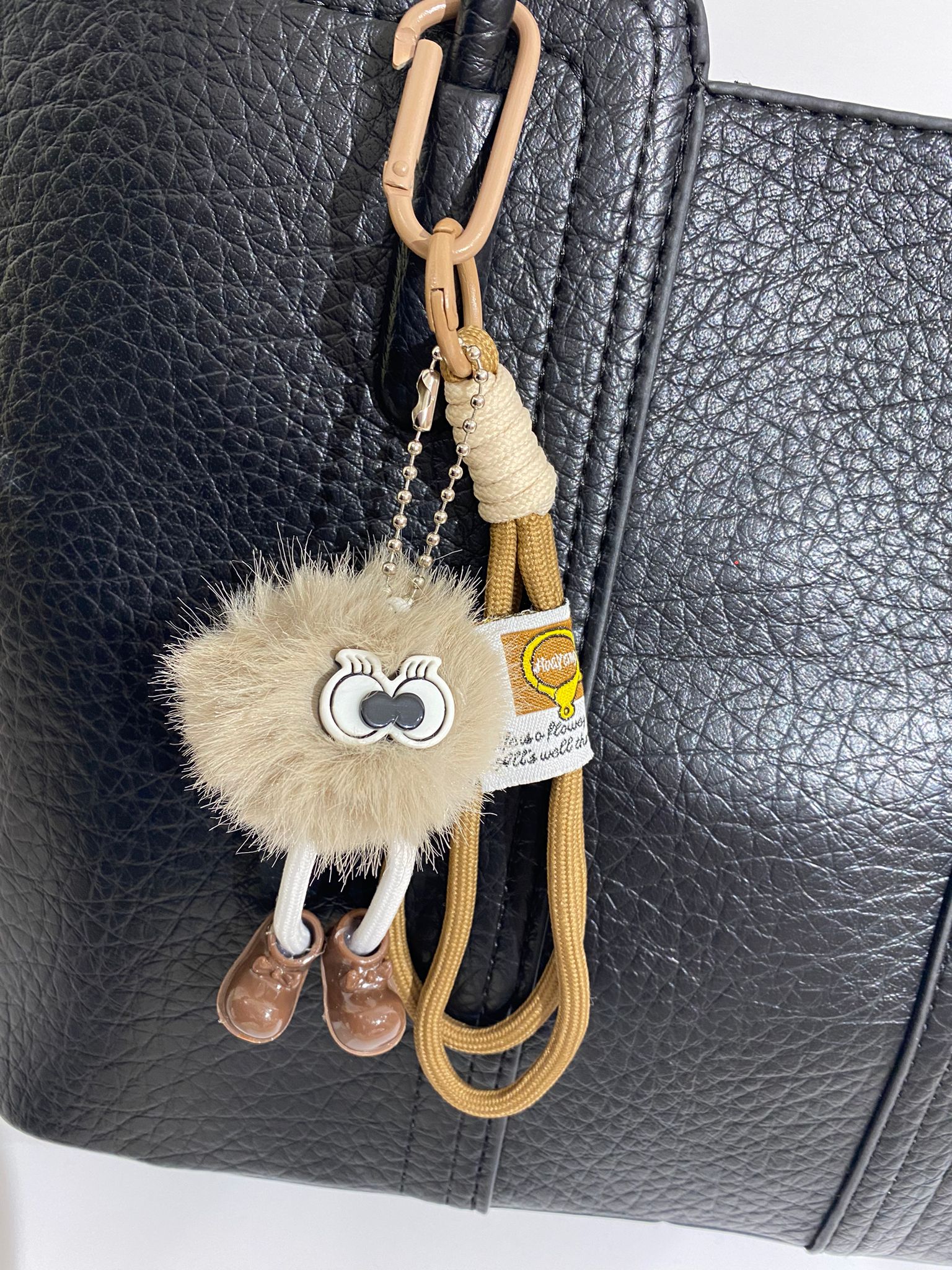 تشارم للشنطة