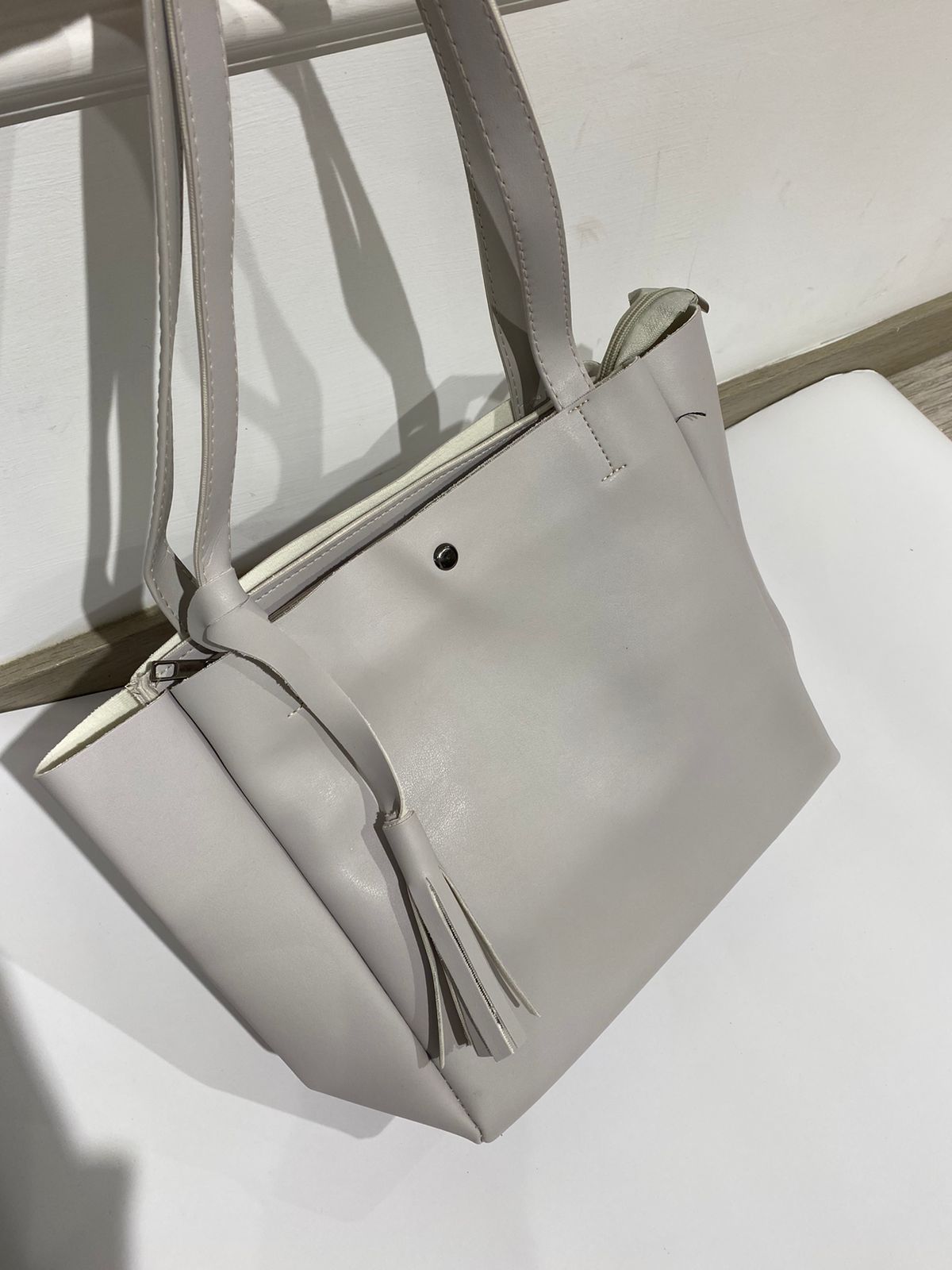 شنتة كتف جلد ب 3 دفات