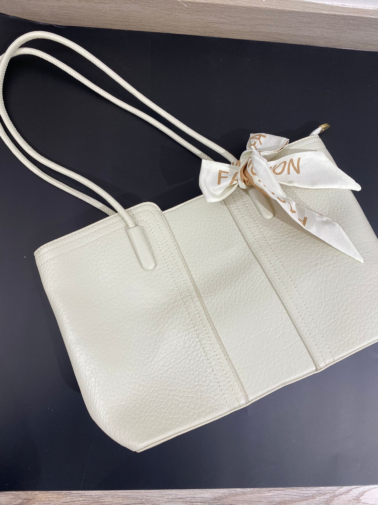 شنتة كتف جلد