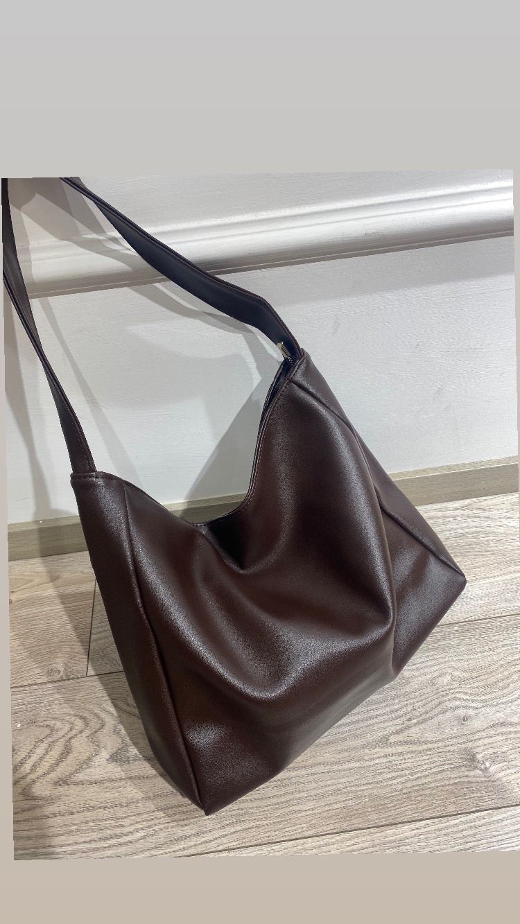 شنتة كتف جلد حجم كبير