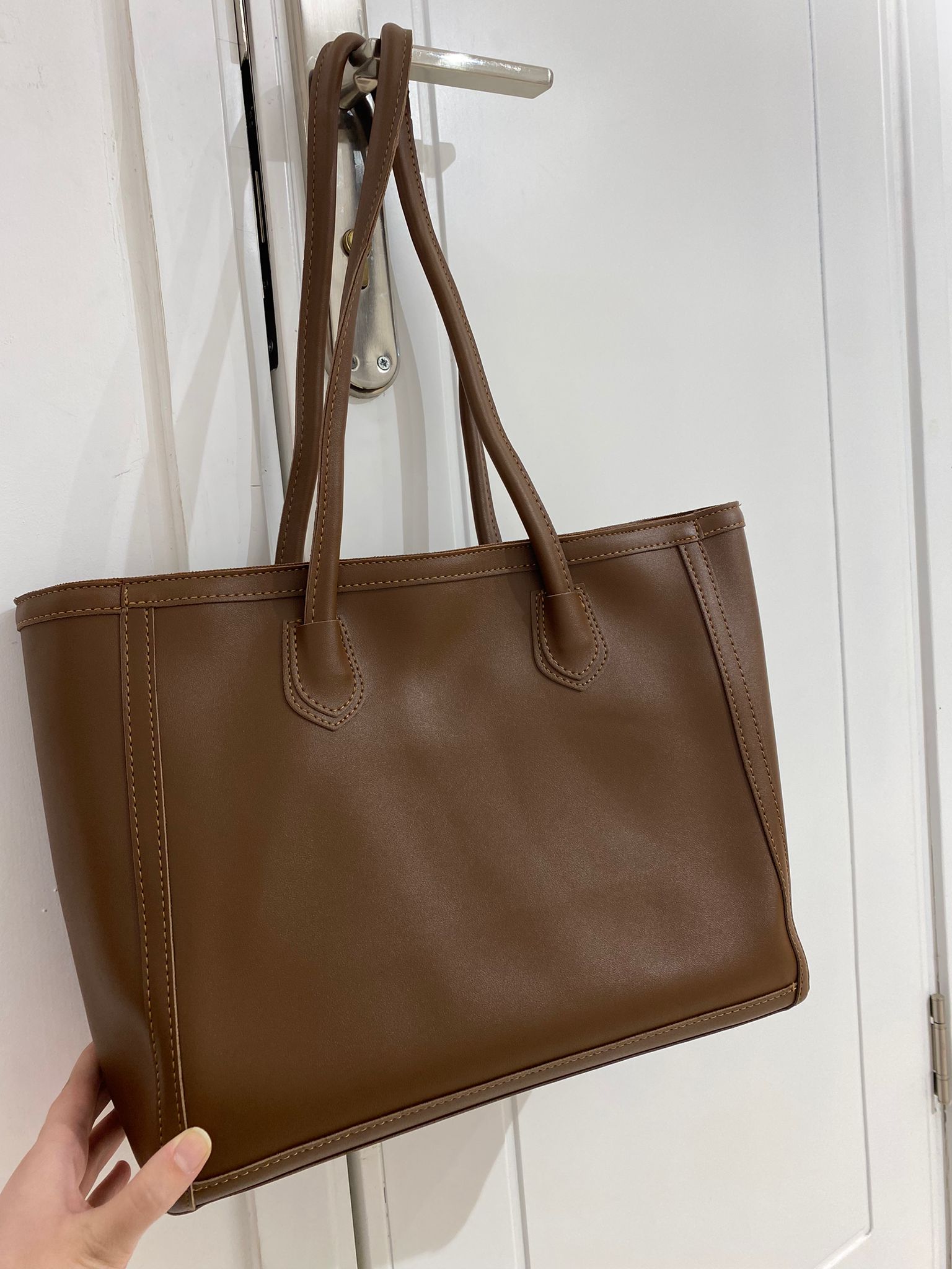 شنتة كتف جلد حجم كبير