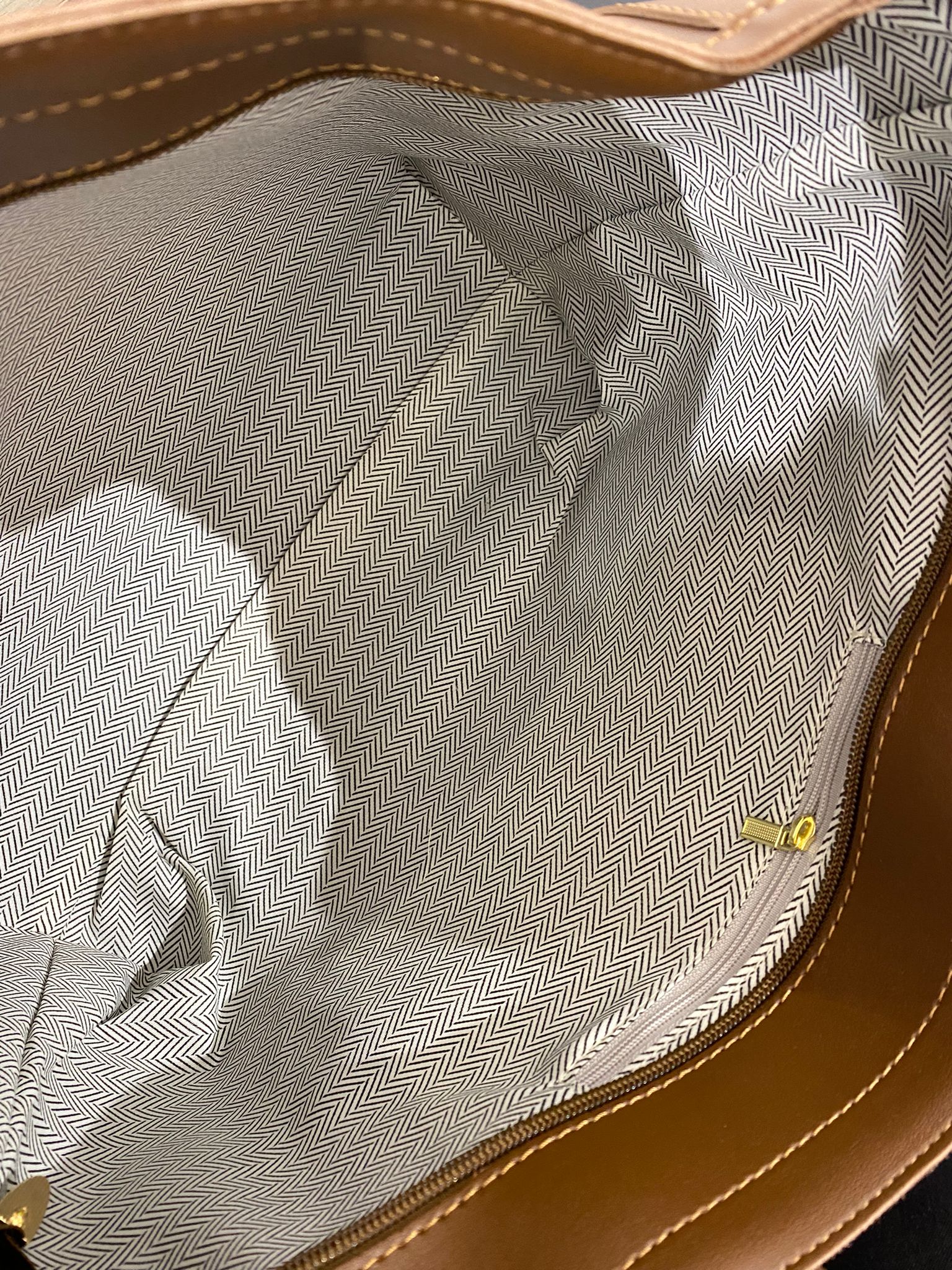 شنتة كتف جلد حجم كبير