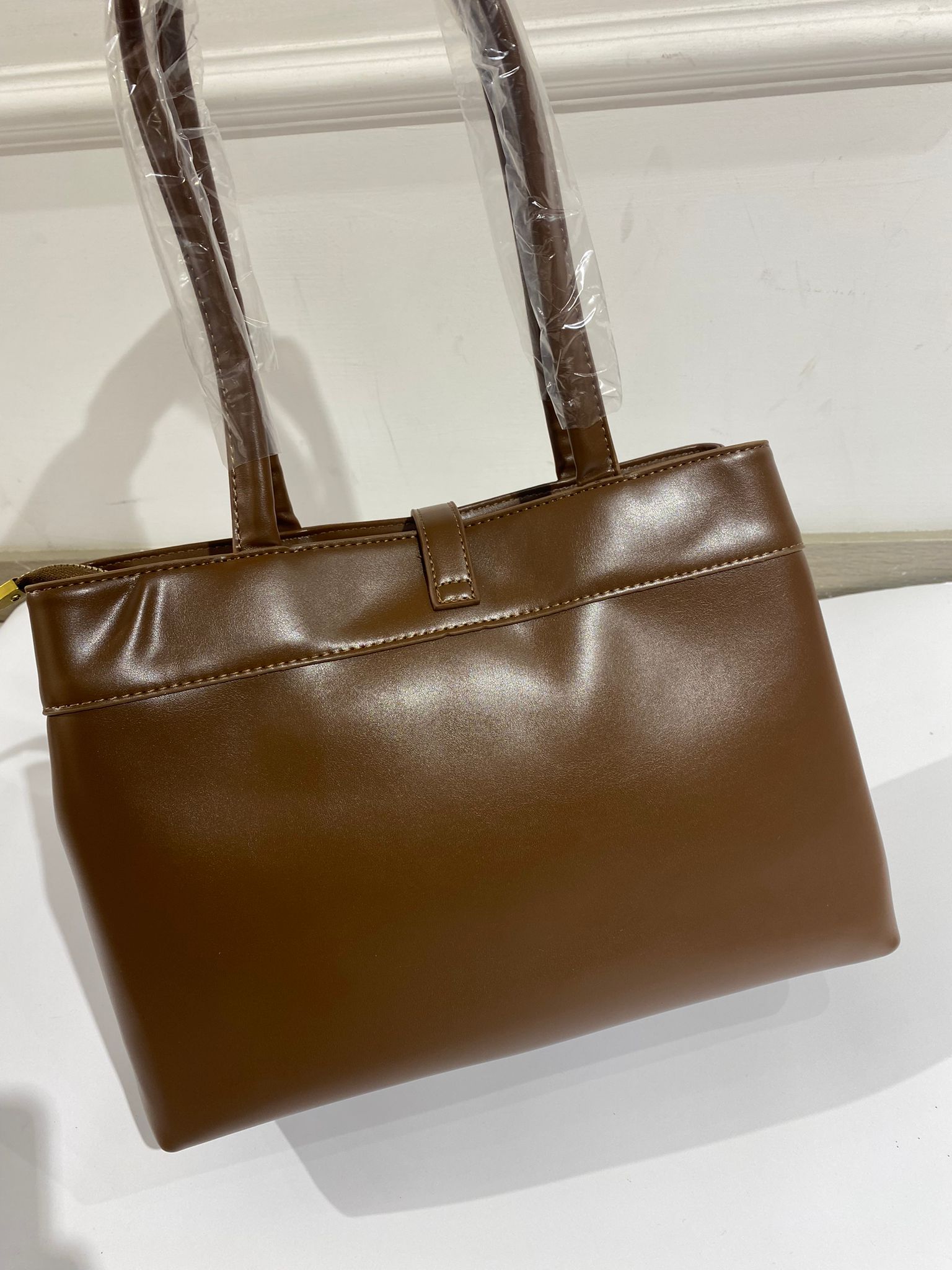 شنتة كتف مقسمة من جوا