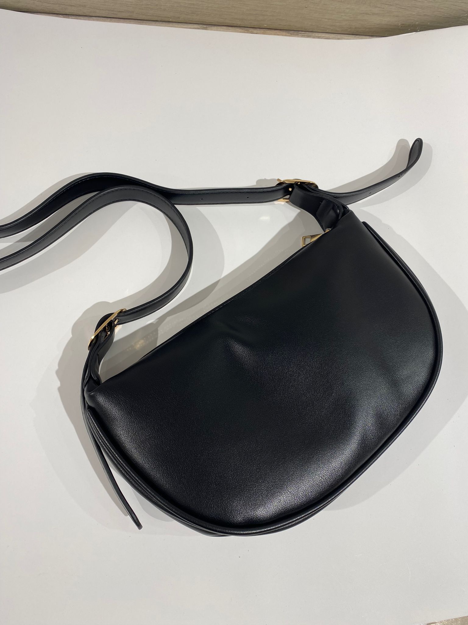 شنتة جلد كروس او كتف