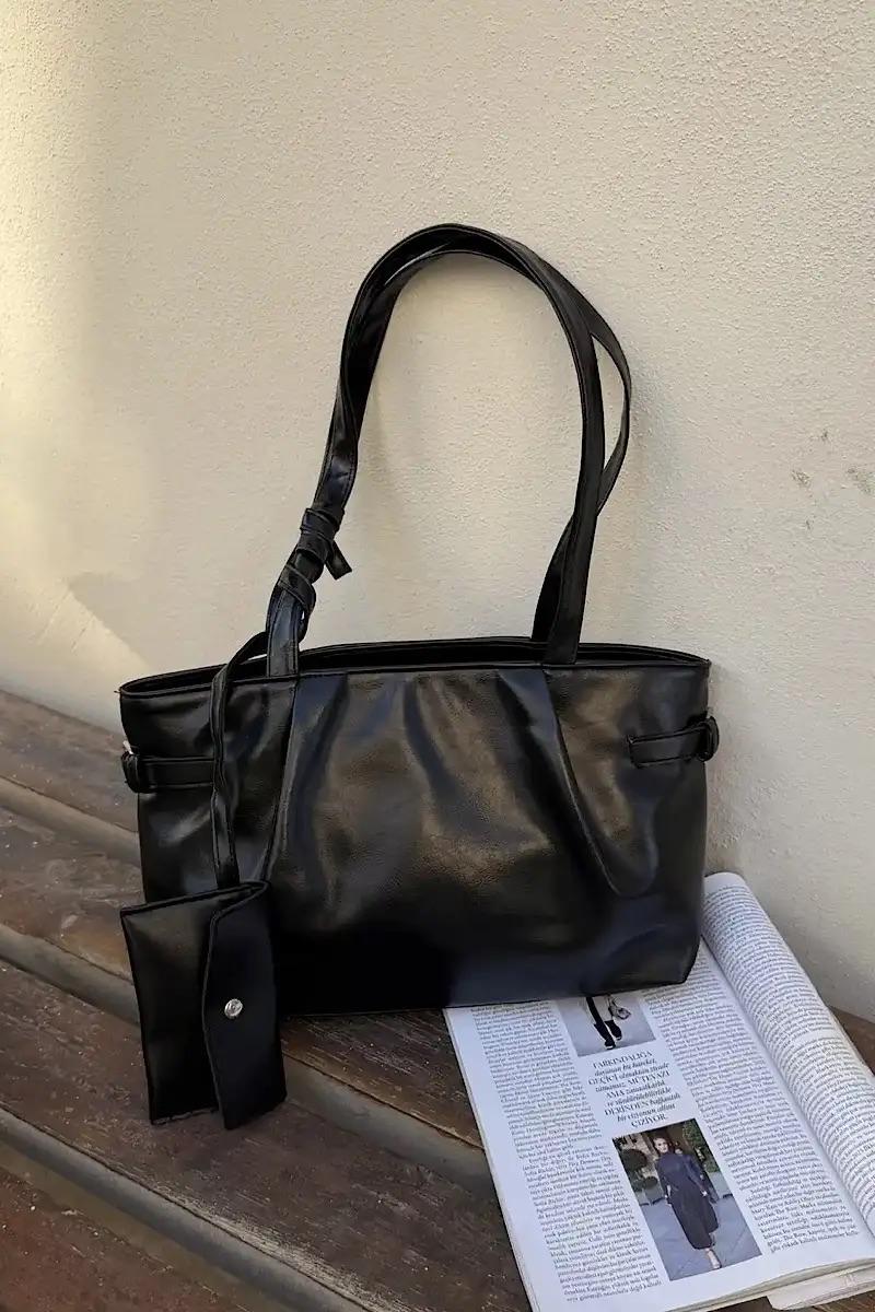 شنتة كتف جلد طري