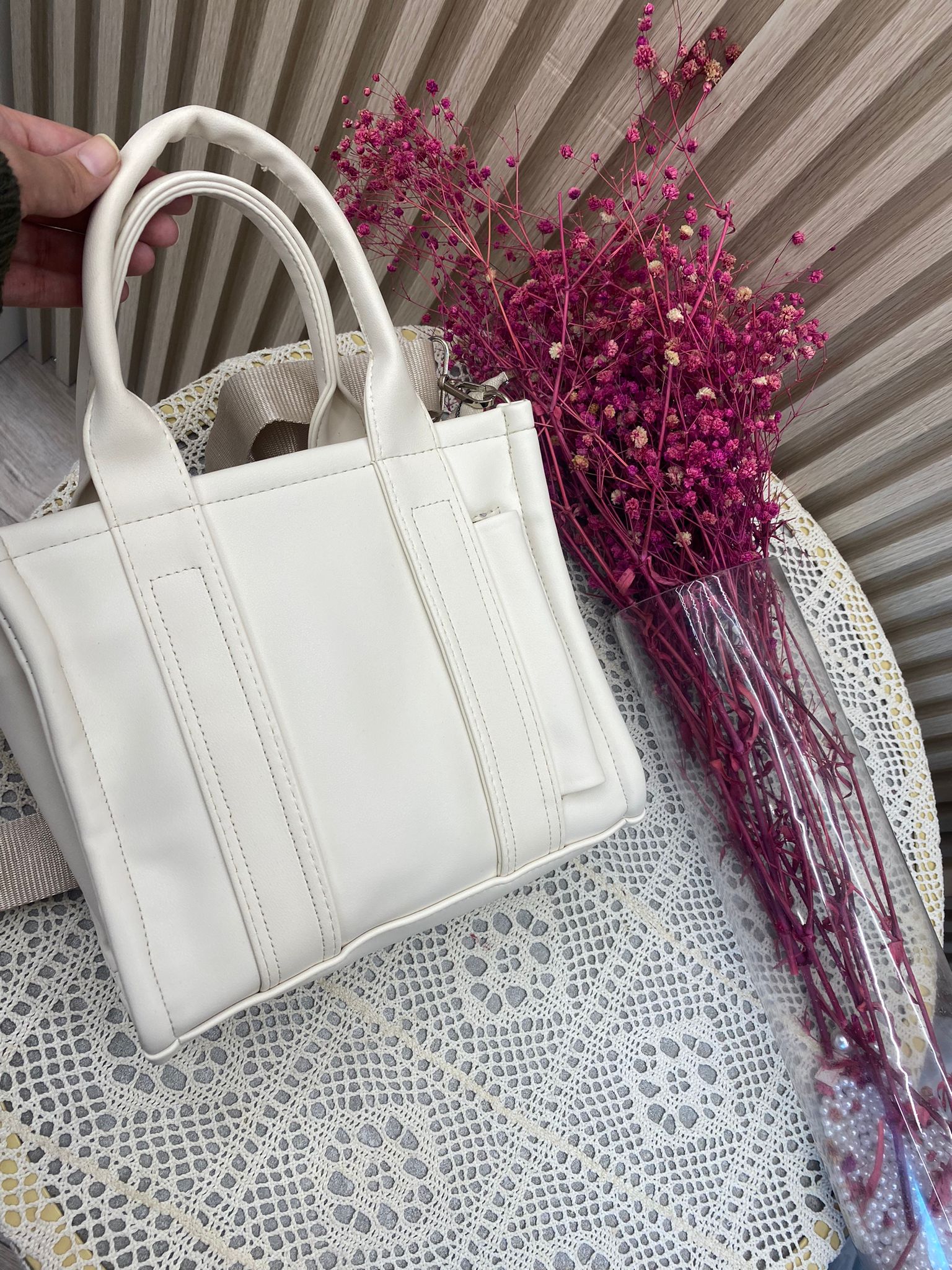 شنتة جلد مع سحاب امامي