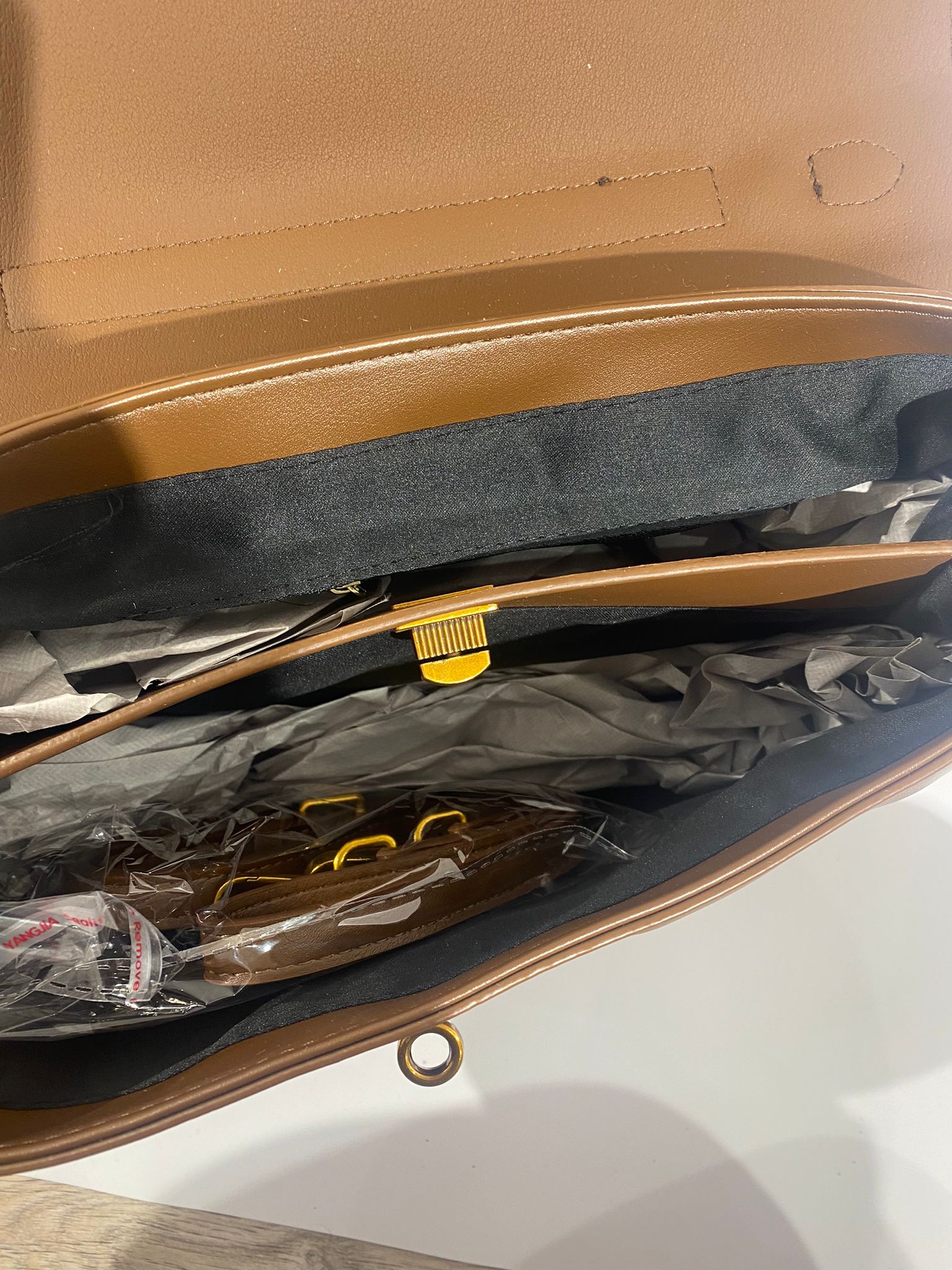 شنتة جلد رسمية الها دفتين