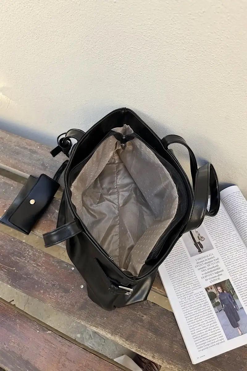 شنتة كتف جلد طري