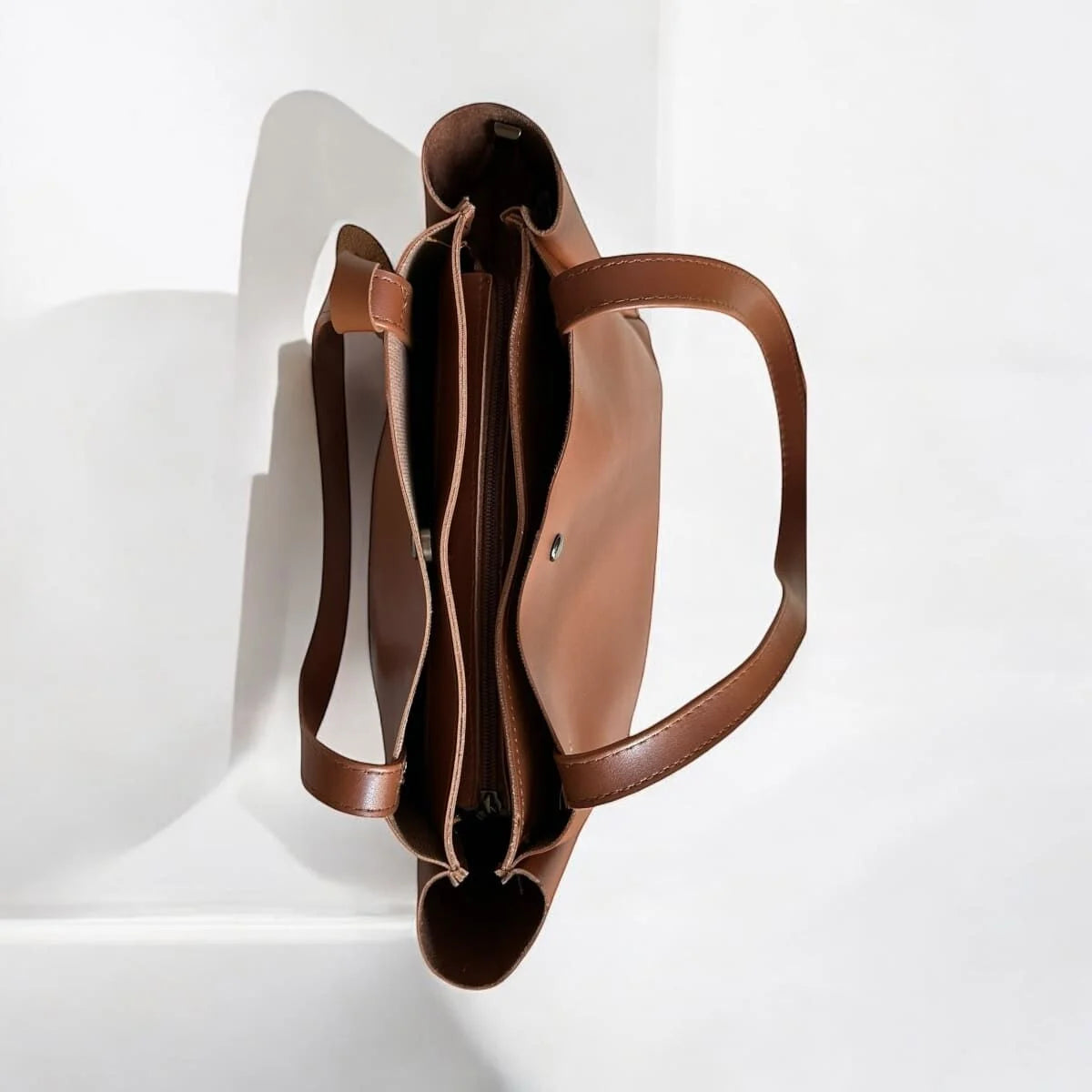 شنتة كتف جلد ب 3 دفات